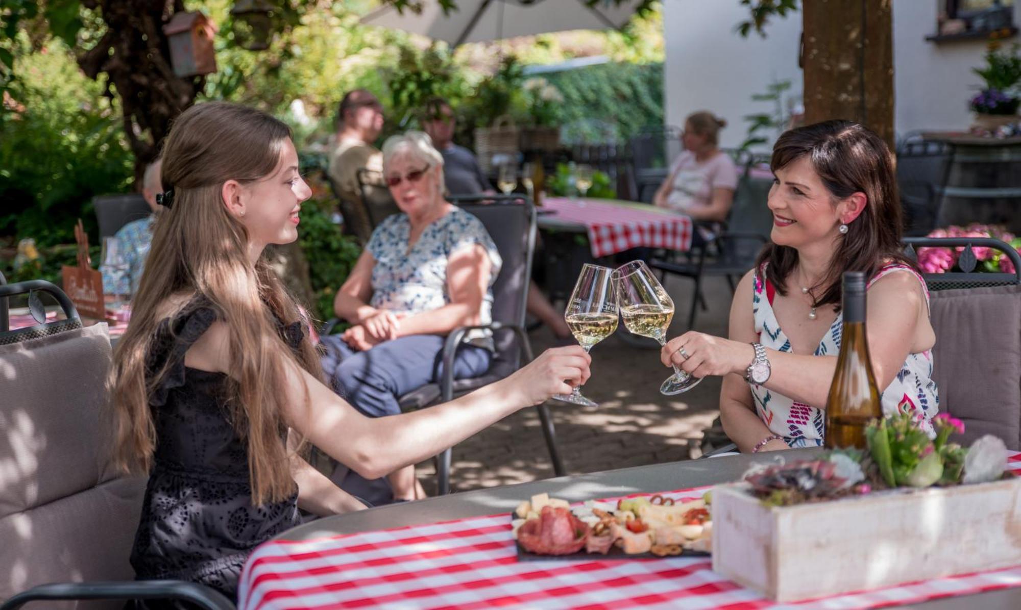 Weingut Erich Serwazi เมเซอนิค ภายนอก รูปภาพ