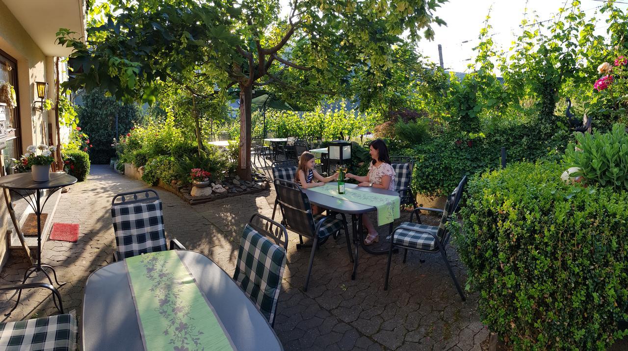 Weingut Erich Serwazi เมเซอนิค ภายนอก รูปภาพ